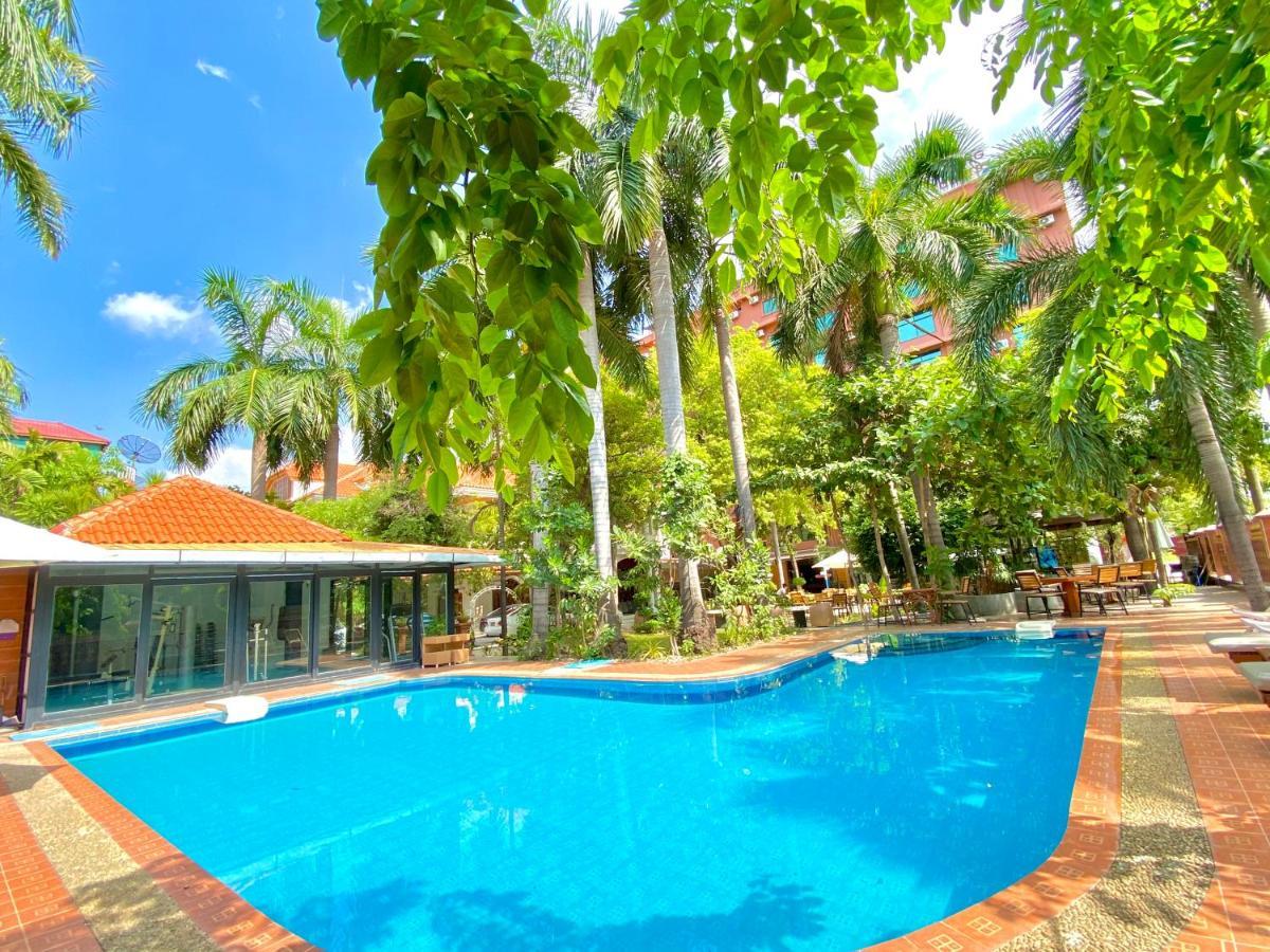 E-Outfitting Golden Country Hotel Mandalay Exterior foto