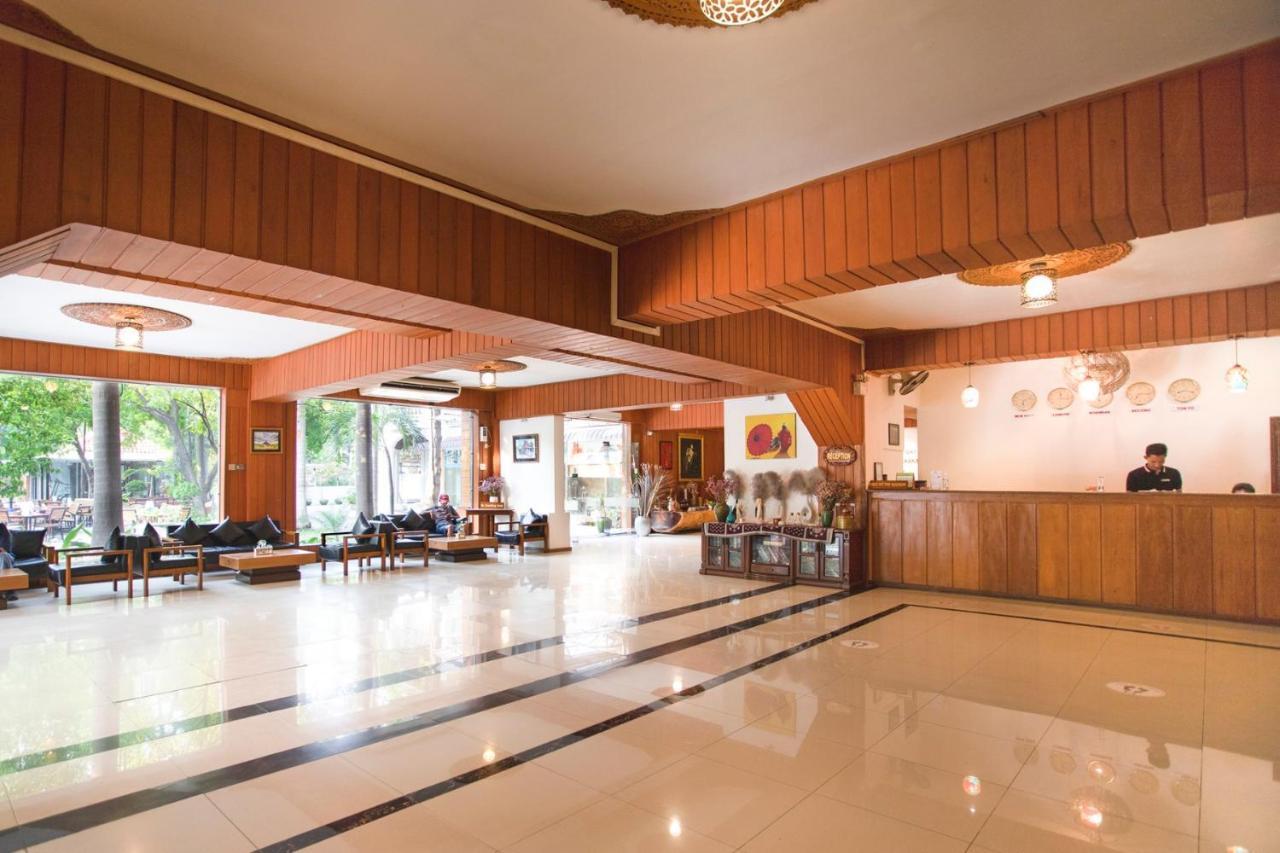 E-Outfitting Golden Country Hotel Mandalay Exterior foto
