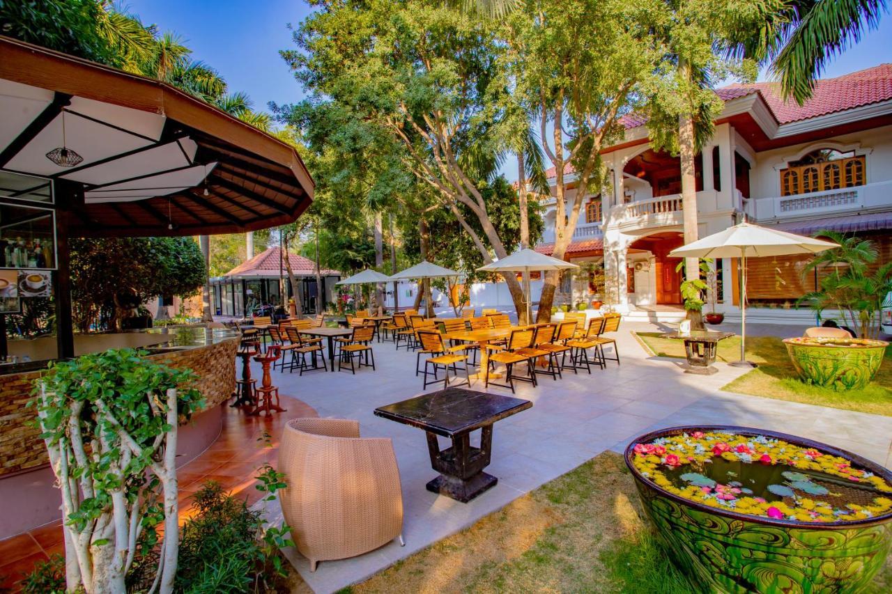 E-Outfitting Golden Country Hotel Mandalay Exterior foto